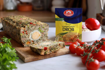 Drob de pui colorat cu multe legume, rețetă ușoară și sănătoasă pentru Paște. Alternativă gustoasă la drobul tradițional.