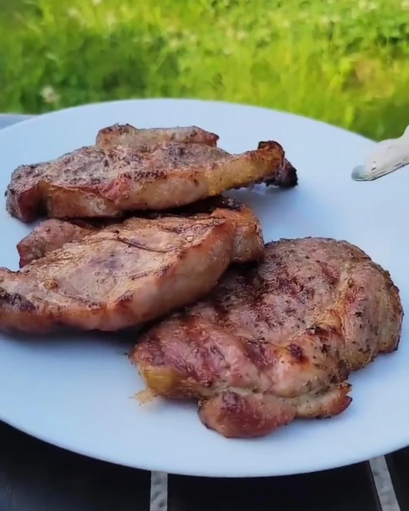 Gătesc afară 30 de zile – Ziua 29: Ceafă de porc la grătar
