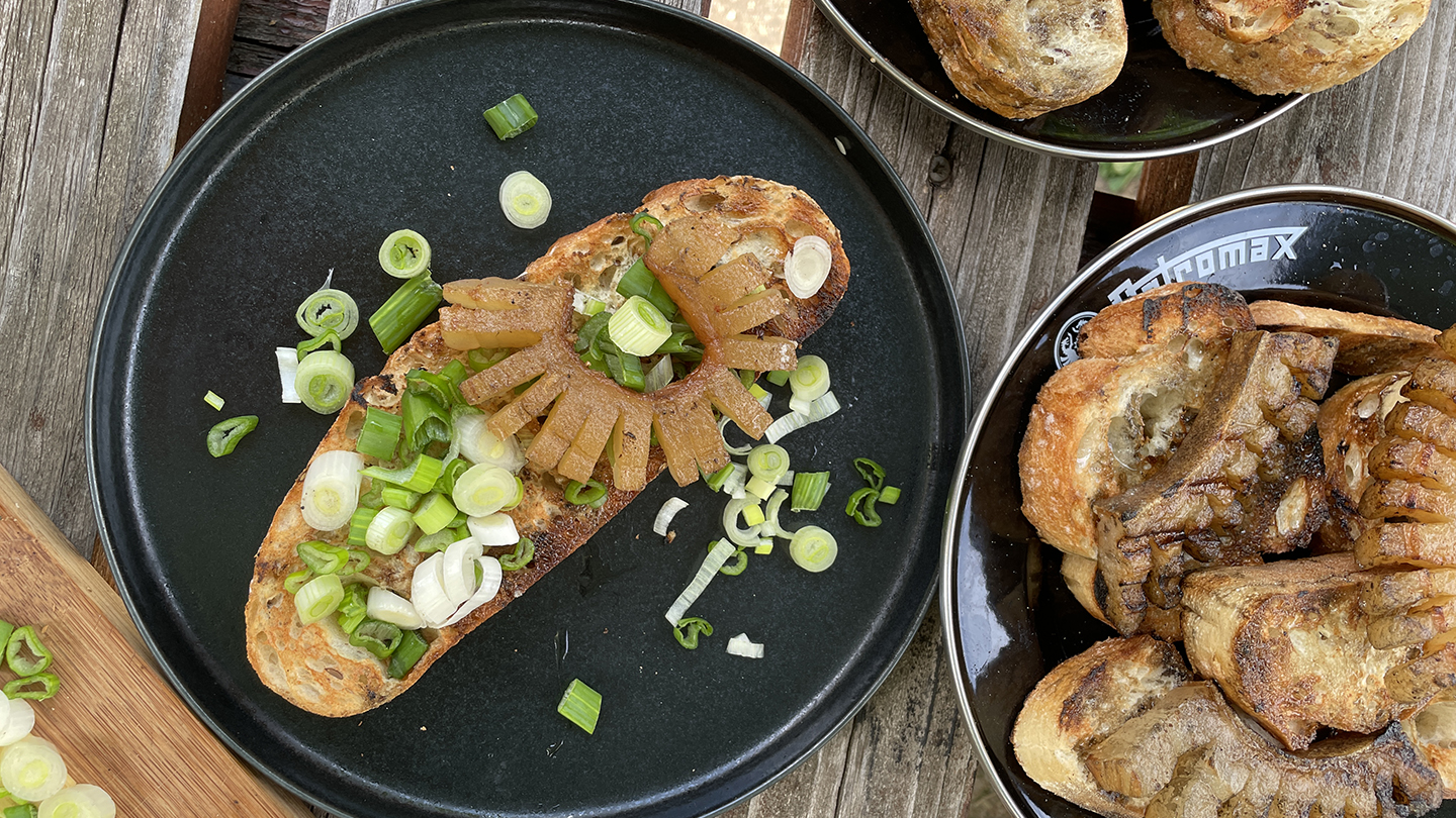 slanina picurata la gratar clisa fripta