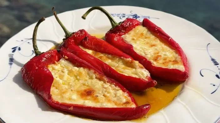 Ardei umpluți cu feta la cuptor