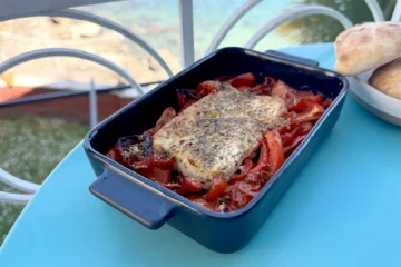 Boyourdi – feta la cuptor cu roșii și ardei