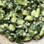 Salată de castraveți zdrobiți cu feta