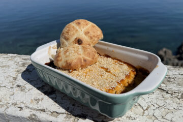 Feta Saganaki cu miere și susan la cuptor