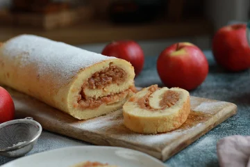 ruladă cu mere și blat turnat